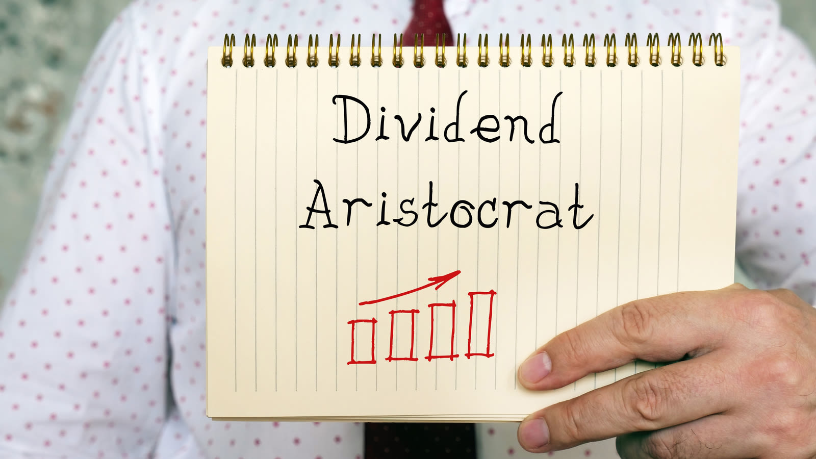 Income Investors! Lock In These 3 Dividend Aristocrat Stocks Now