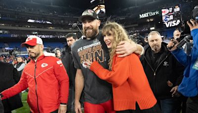 Taylor Swift y Travis Kelce tuvieron una escapada romántica a las Bahamas - La Opinión