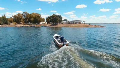 Cuál es el pequeño balneario bonaerense que tiene una laguna situada debajo del nivel del mar