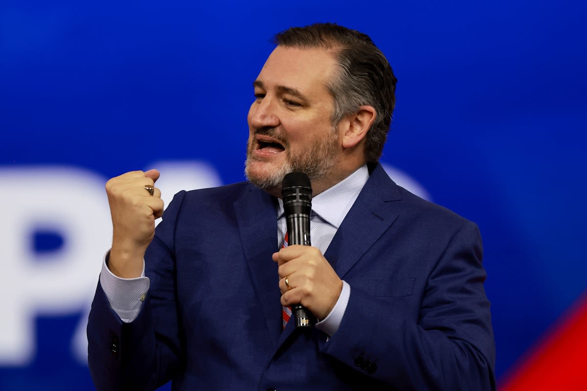 Ted Cruz Wants to Make Sure Airlines Don’t Have to Refund Your Money