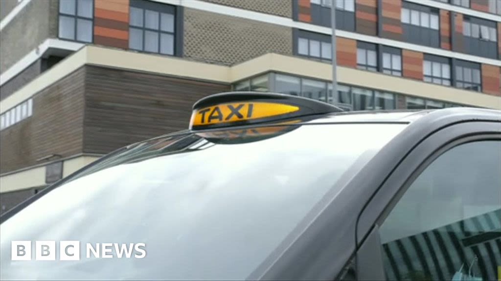 Plan for a new North Northamptonshire taxi zone wins approval