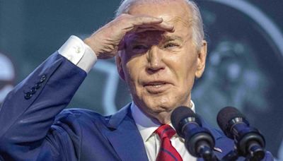 Biden advierte de la amenaza de Trump para la democracia durante la cena de corresponsales de la Casa Blanca