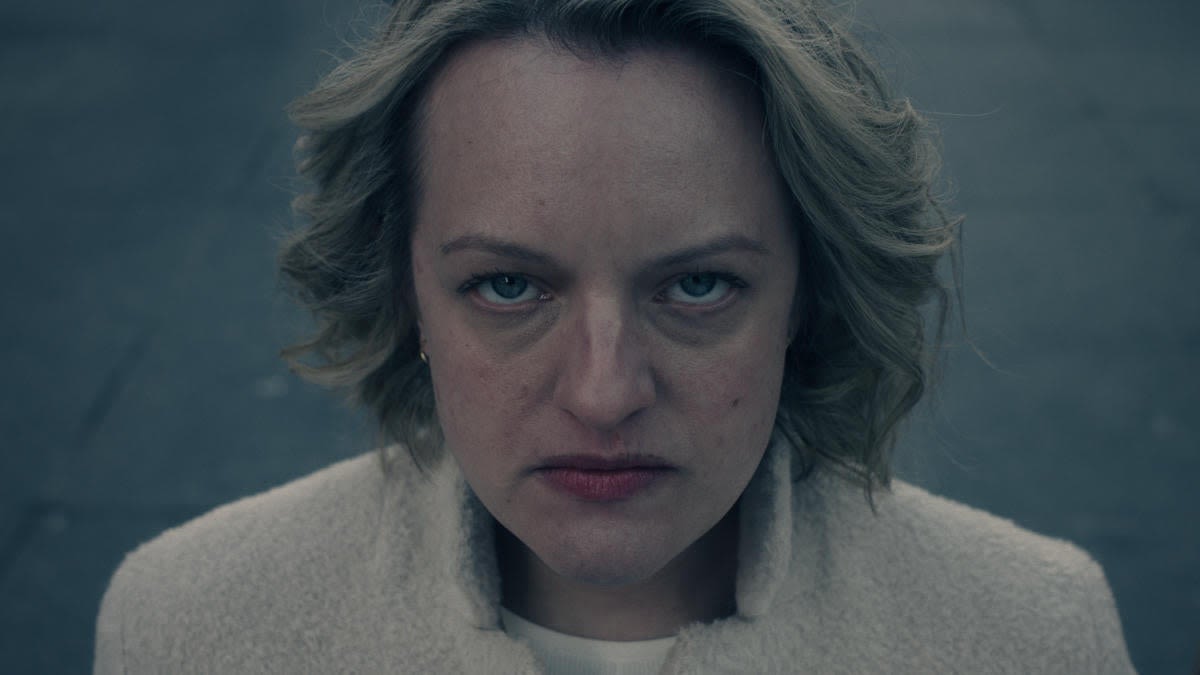 The Handmaid's Tale Star Elisabeth Moss Says Final Season is "For the Fans"