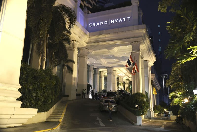 Officials suspect cyanide poisoning after 6 Vietnamese and American guests found dead at Bangkok hotel