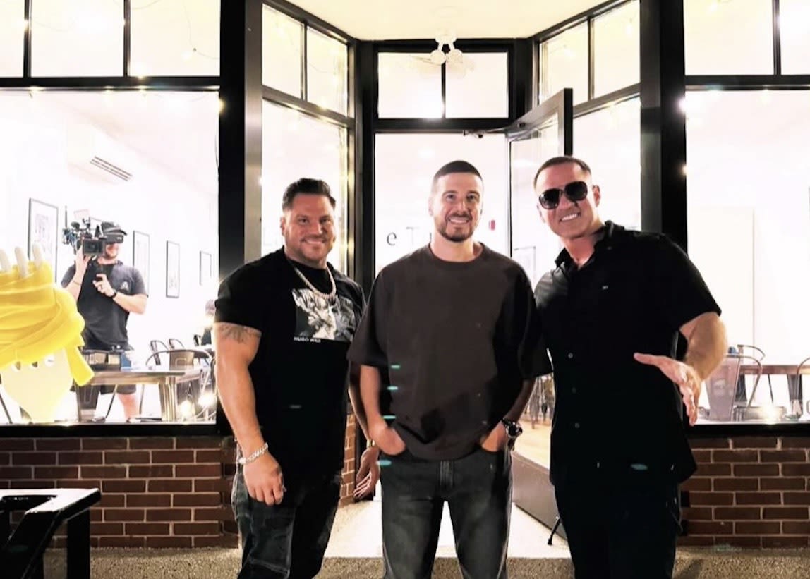 Trio of 'Jersey Shore' stars dine at new Connecticut restaurant