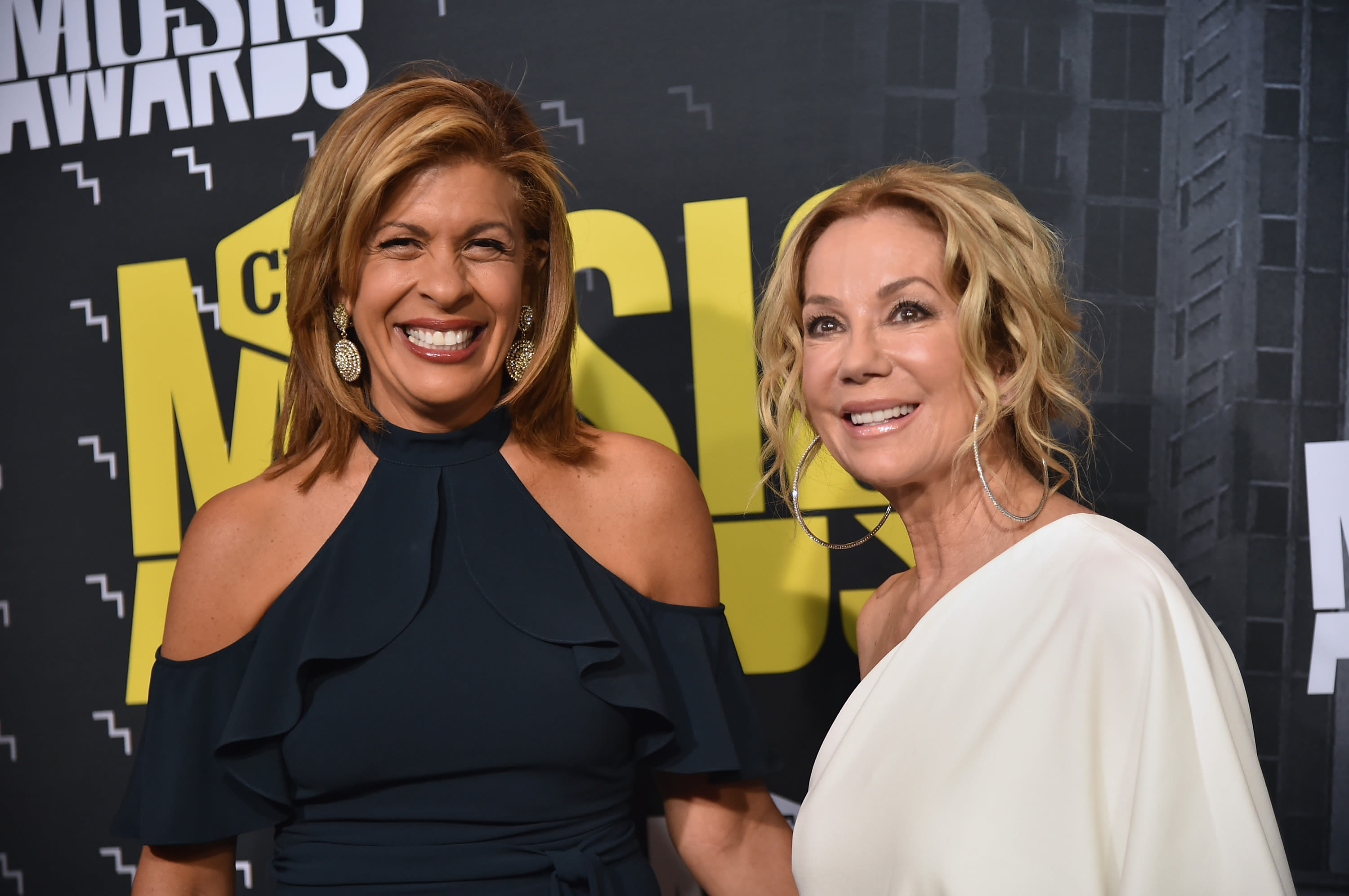 Hoda Kotb Remembers Kathie Lee Gifford’s ‘Hair Extensions’ and ‘Boobs Out’ When She Landed ‘Today’ Job