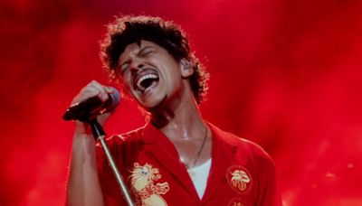 Bruno Mars fará show intimista em benefício às vítimas de enchentes no Rio Grande do Sul