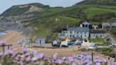 Beautiful UK beach where you can drive right onto the sand