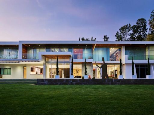 ¡Un alojamiento increíble! Airbnb anuncia la llegada de la mansión de Edna Modas a California