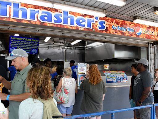 Walk up to Thrasher's French Fries on the Boardwalk in Ocean City, Maryland: VIDEO