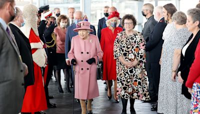 Her Majesty's cane: Yes, it's a sign of age, but she wields it well - Macleans.ca