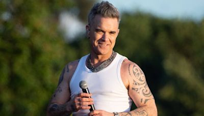 "Ich habe sie absolut missbraucht": Robbie Williams bekommt neue Zähne