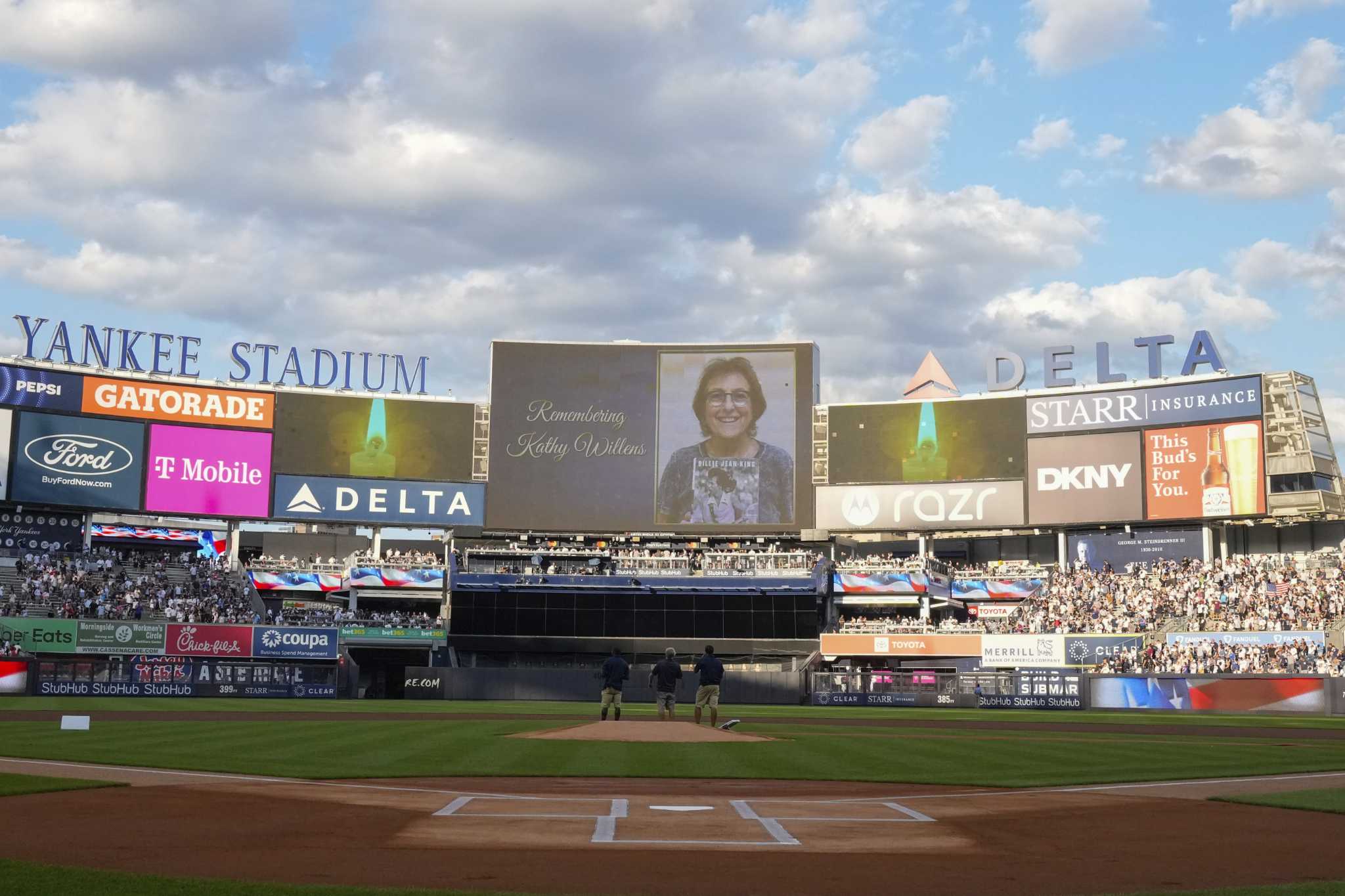 Yankees honor late AP photojournalist Kathy Willens with moment of silence before game vs. Rays