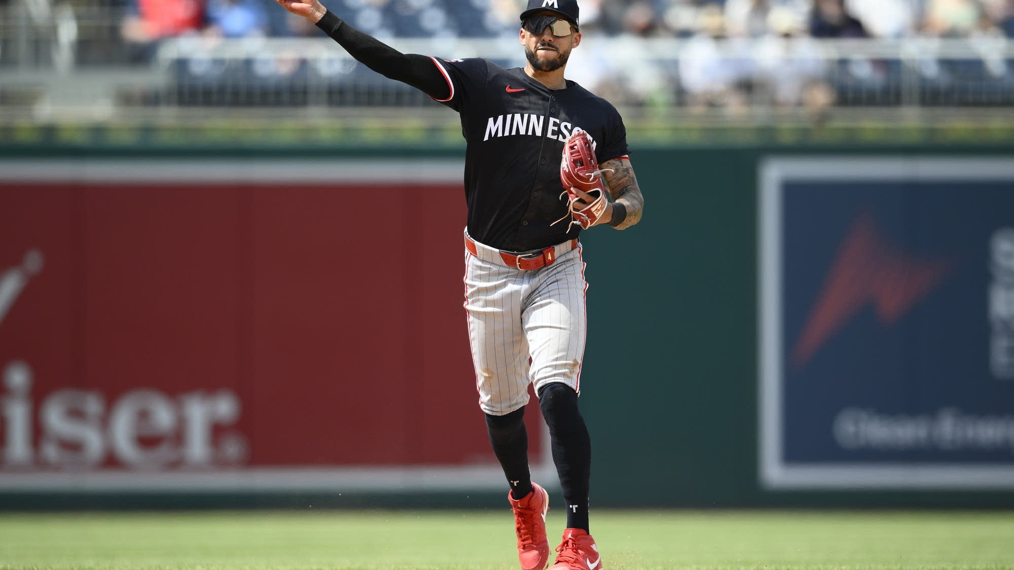 Carlos Correa homers, makes diving grab to lead Twins over Nationals 3-2