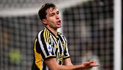 Juventus pushing Federico Chiesa toward move abroad as Roma ramp up interest