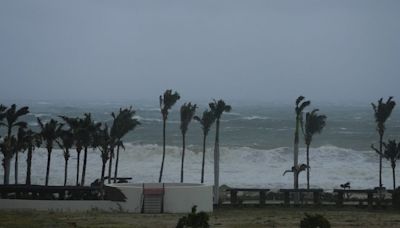 Onda tropical número 6 y huracán Beryl: lluvias torrenciales y vientos fuertes en gran parte de México