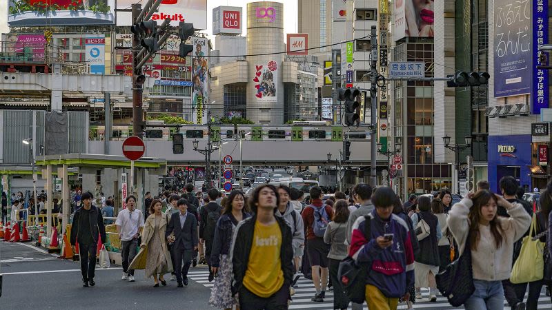 Popular Tokyo neighborhood to ban drinking in public places