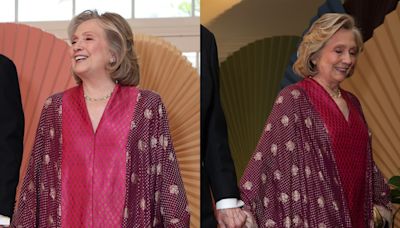 Hillary Clinton Wears Kimono-like Caftan for Japanese State Dinner at the White House