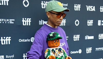 « Piece by Piece » : Pharrell Williams raconte sa vie en Lego, et les stars présentes n’étaient pas au courant du concept