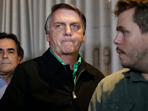 Brasil: el expresidente Jair Bolsonaro, internado en un hospital por una infección cutánea