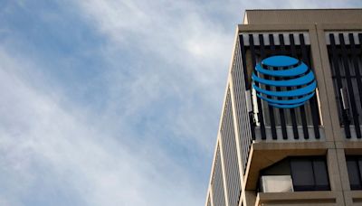 AT&T says issue disrupting some calls between wireless carriers resolved