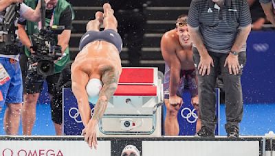 U.S. swimmers win Team USA’s first gold medal of 2024 Olympics in men’s 4x100 relay