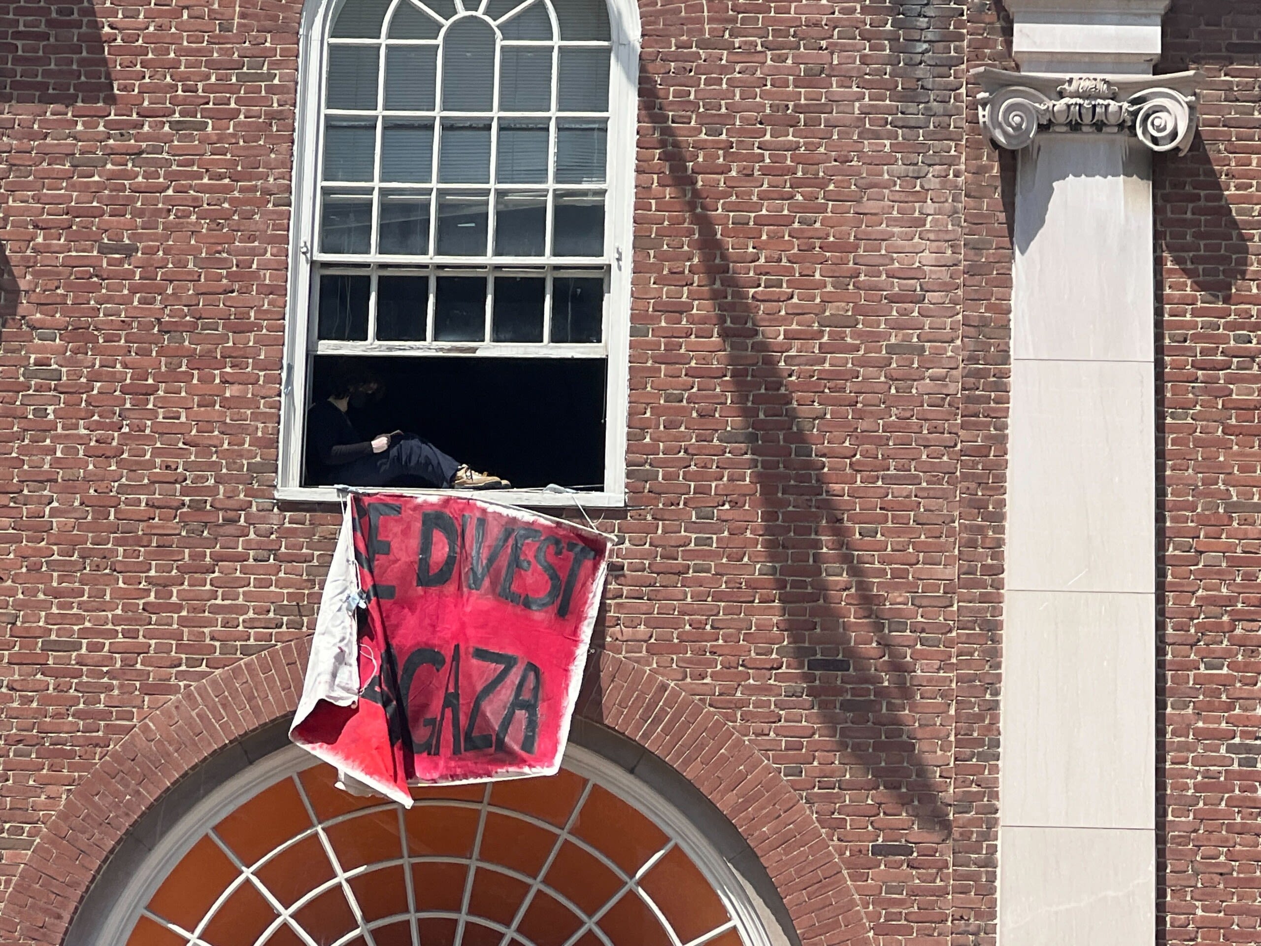 RISD students end occupation of administration building | ABC6