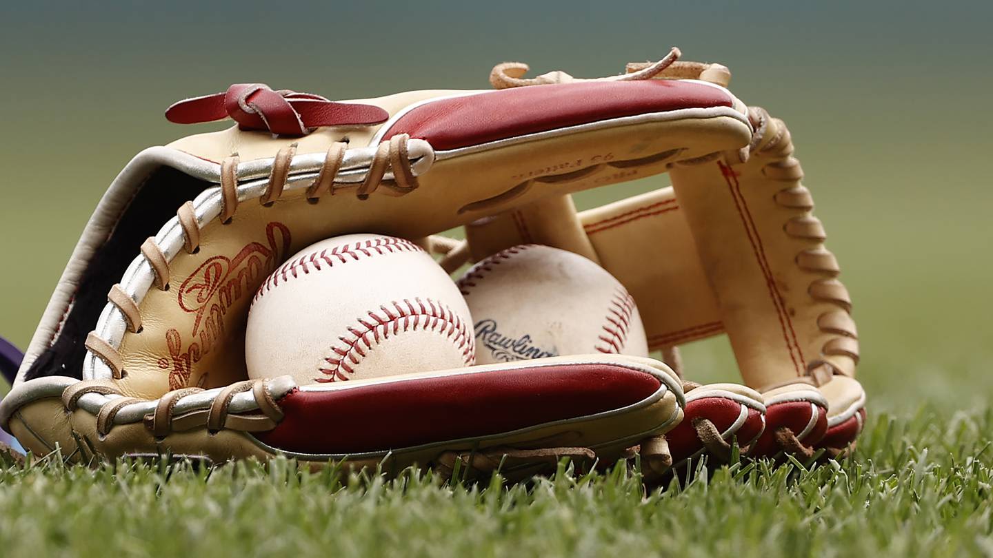 Birmingham-Southern baseball advances to DIII College World Series, as school shuts down