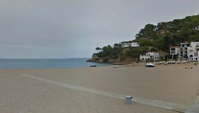 Tragedia en Gerona: muere ahogado un joven mientras colocaba boyas en una playa