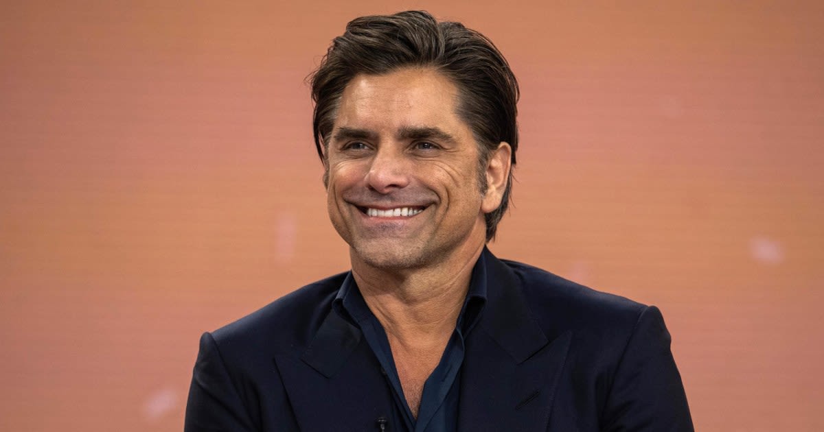John Stamos shares rare picture with Olsen twins and 'Full House' cast for Bob Saget's birthday tribute