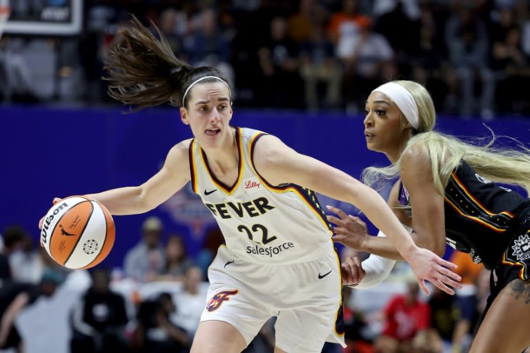 Clark struggles in WNBA debut defeat