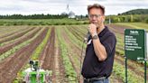 Growers see demonstrations of ag robotics technologies at Simcoe event
