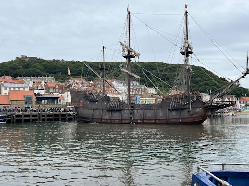 Replica galleon arrives in Scarborough harbour