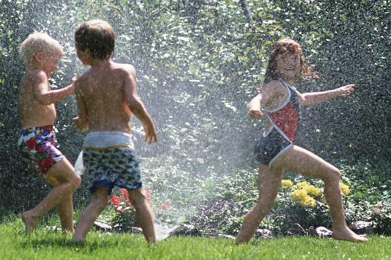 Lawn sprinklers expose Utah kids to water contaminated with E. coli