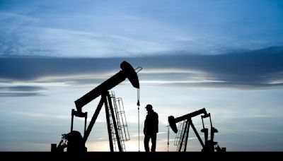 Petróleo cae más de 3% tras decisión de producción de la OPEP