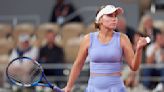 Under roofs, Sofia Kenin and Stefanos Tsitsipas reach Roland Garros third round | Tennis.com