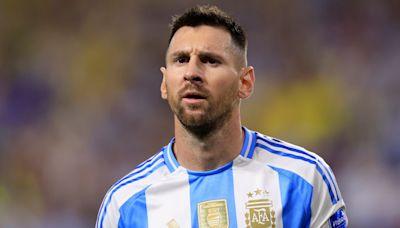 Lionel Messi told Argentina captaincy 'still belongs to him' despite injury woes as Rodrigo De Paul plays down prospect of deputising for Inter Miami star | Goal.com United Arab Emirates