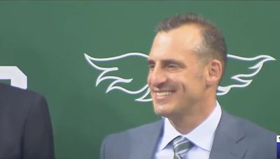 New UWGB men's basketball head coach Doug Gottlieb speaks at news conference