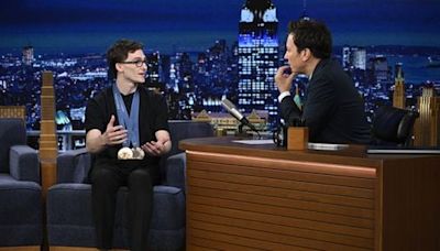 ‘Pommel horse guy’ Stephen Nedoroscik of Worcester solves a Rubik’s Cube in 15 seconds on ‘The Tonight Show’ - The Boston Globe