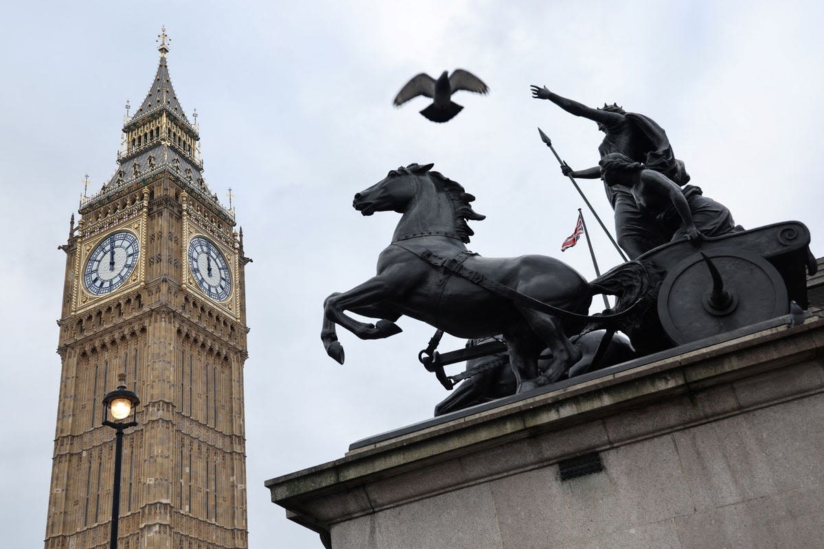 Teams drafted in to fix Big Ben clock after it stops working