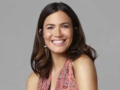 Mandy Moore Turned Down WAITRESS on Broadway; Jokes About Jukebox Musical