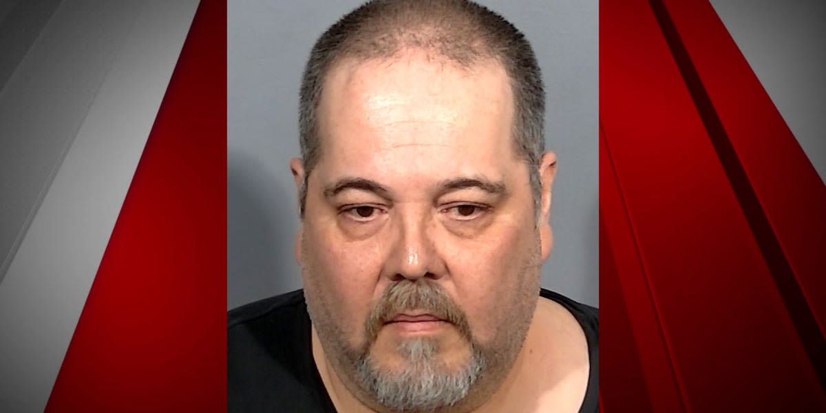 Las Vegas police: Man accused of stabbing 5 teens over insults, kicked dog