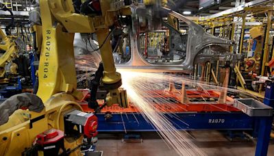 UNF survey: manufacturing indicators show April was mixed bag for economy