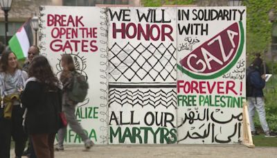 Northwestern reaches agreement, UChicago starts encampment protesting war in Gaza