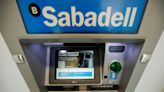 El consejo de Sabadell se reúne para analizar la propuesta de 13.000 millones del BBVA