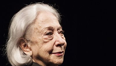 Fernanda Montenegro, ao ler Beauvoir, vê feminismo para além do discurso ativista