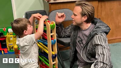 Olly Murs visits families at Bridgwater children's charity