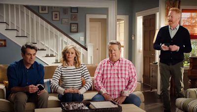 'Modern Family' cast reunion leads to cell phone drama in new ad: 'Shame!'