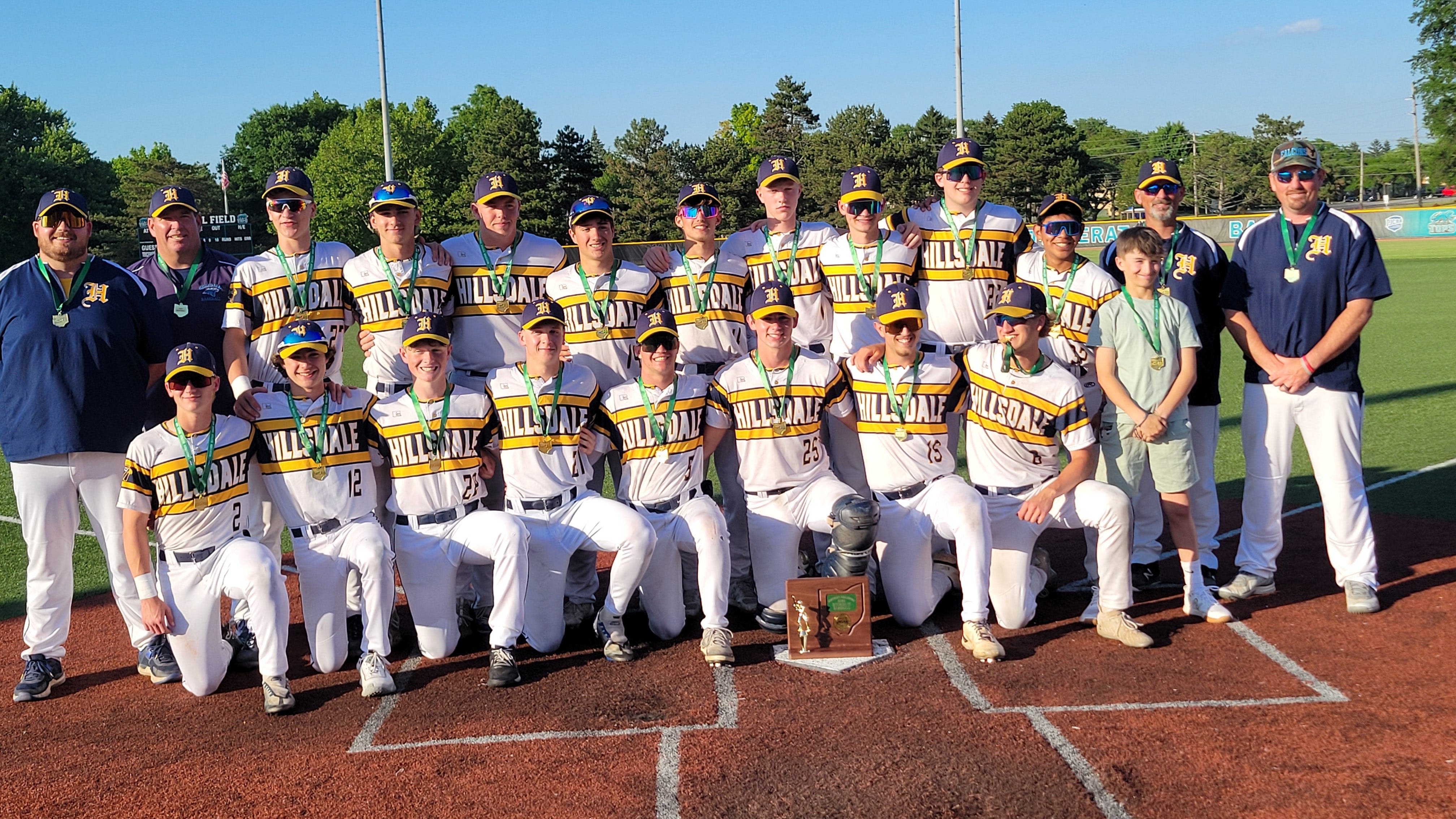 Hot As Can Be! Hillsdale smash their way to district title behind 16-run outbreak