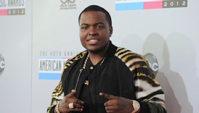 Rapper Sean Kingston booked into Florida jail, where he and mother are charged with $1M in fraud